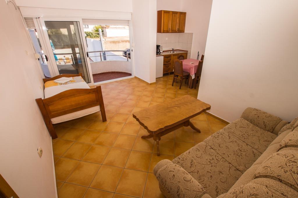 Apartments De Lara Utjeha Luaran gambar