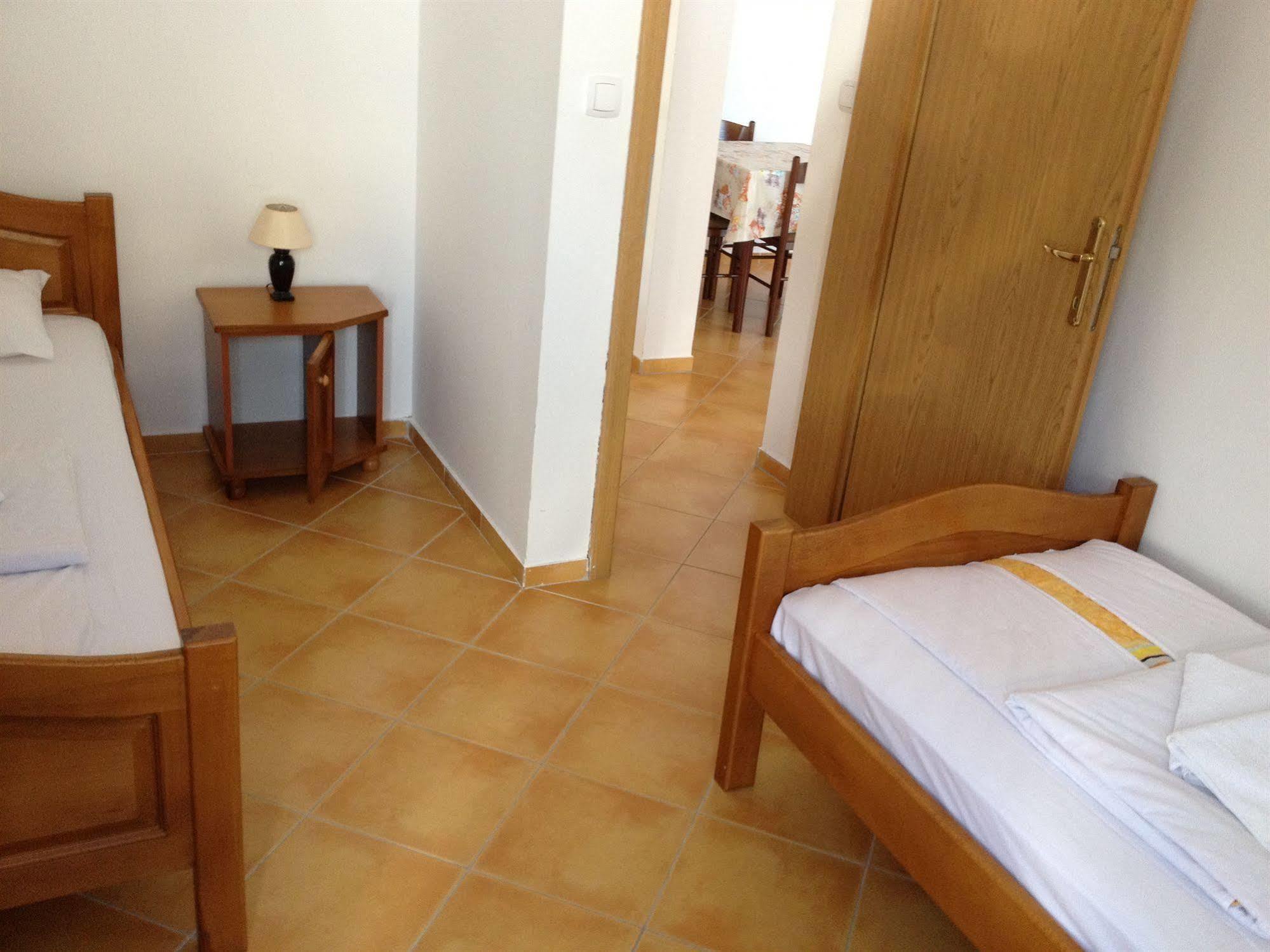 Apartments De Lara Utjeha Luaran gambar